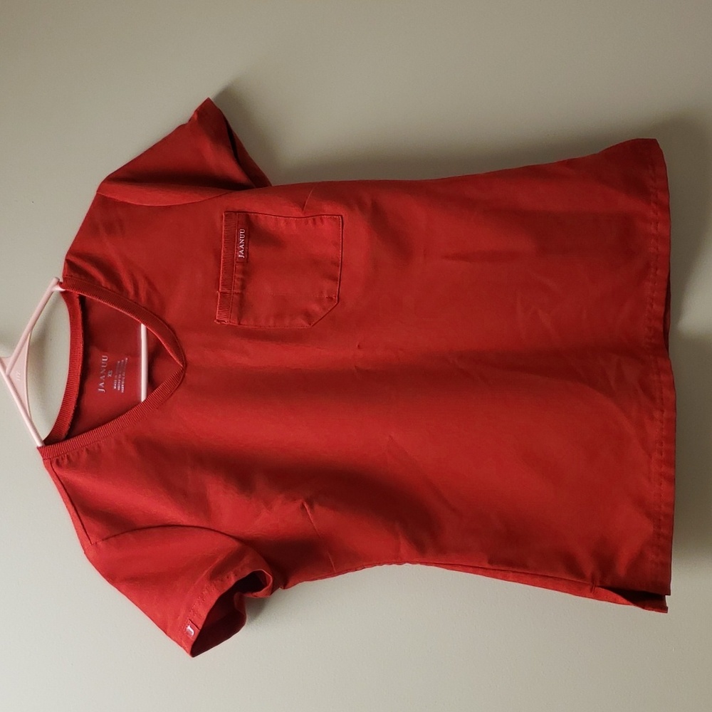 JAANUU red scrub top xs